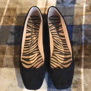 Tahari Girl sueded flats